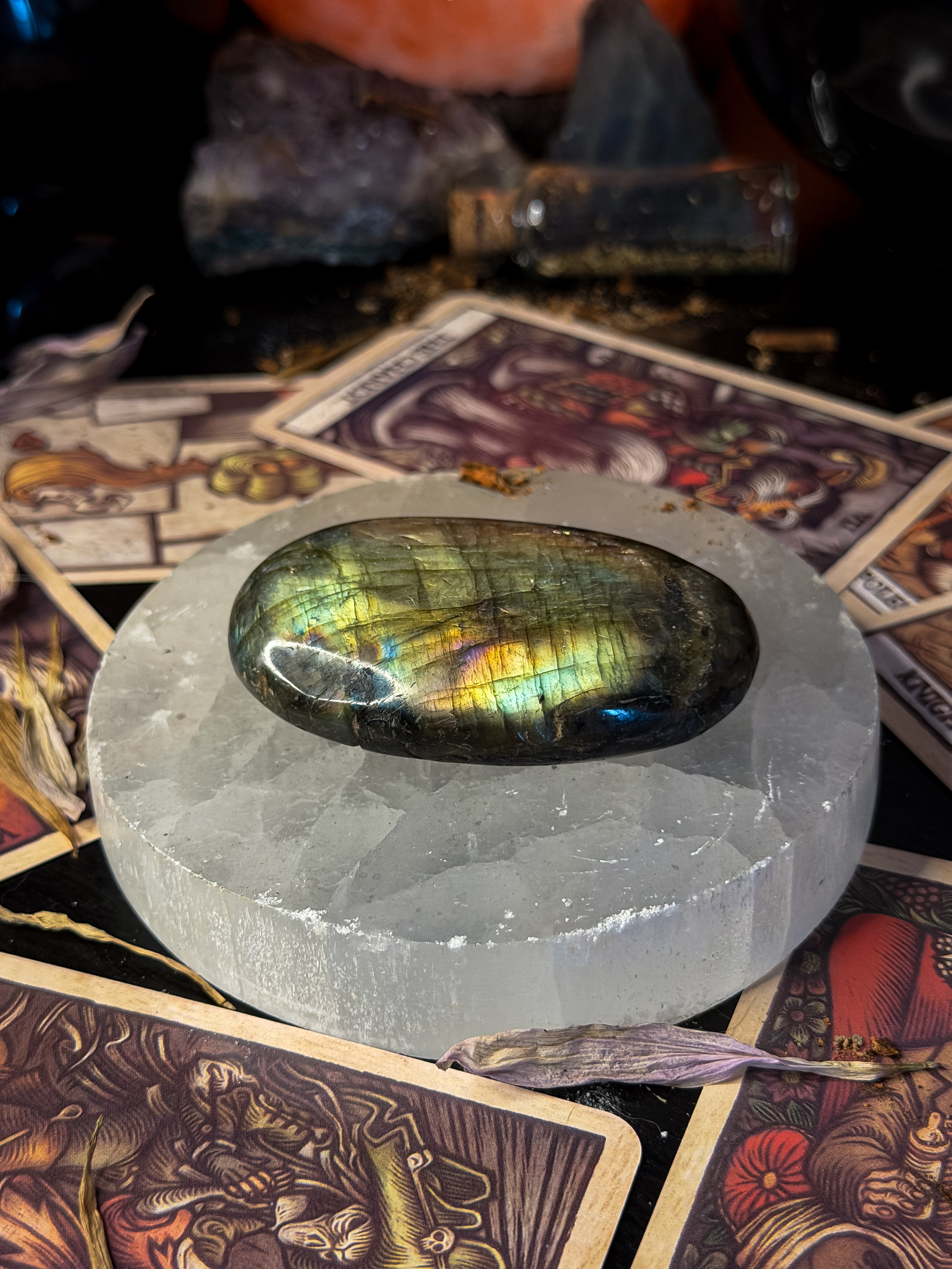 Labradorite Palmstone
