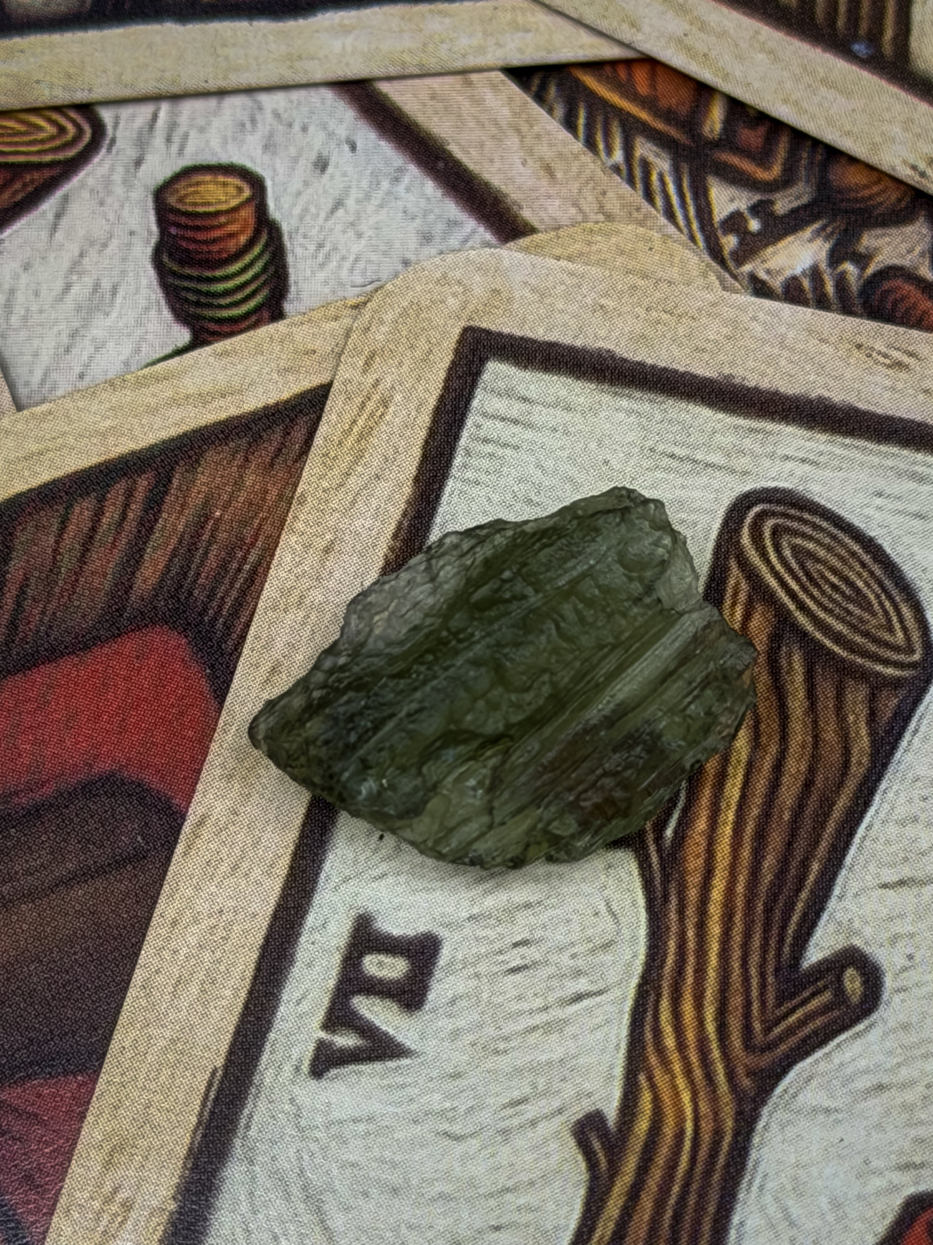0.8g – 0.9g Moldavite