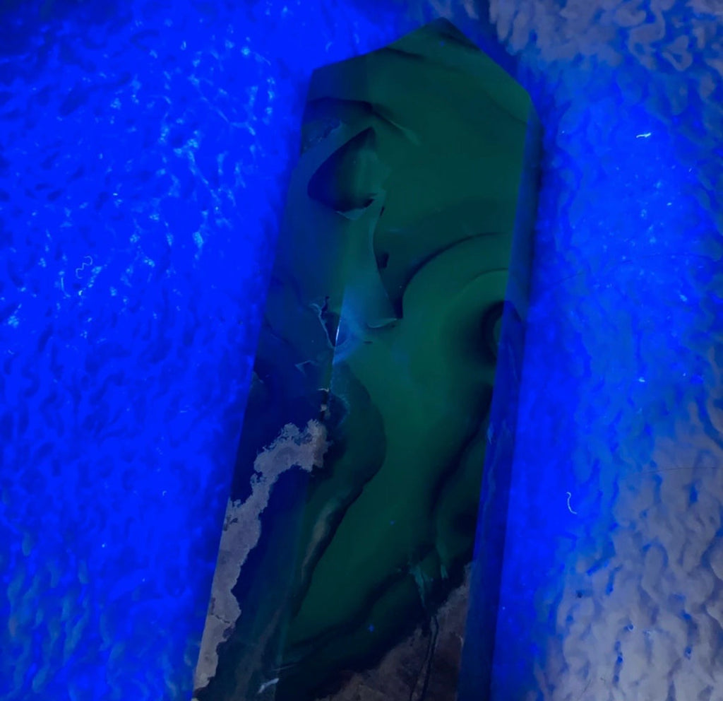 UV Reactive Volcano Agate Tower